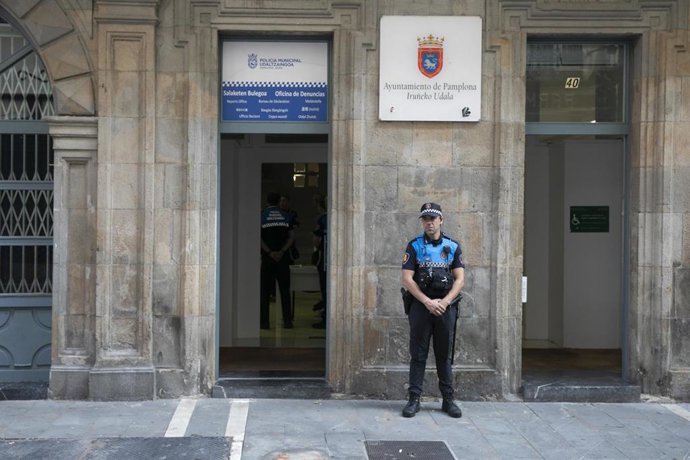 Imagen de la nueva oficina de denuncias que Policía Municipal ha habilitado en la calle Zapatería para las fiestas de San Fermín