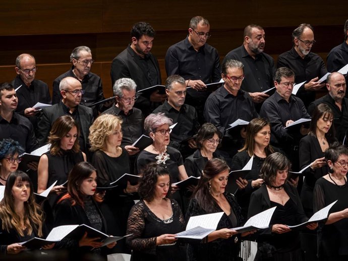 La Sinfónica de Castilla y León ofrece esta semana un concierto extraordinario junto al Coro de la OSCyL .