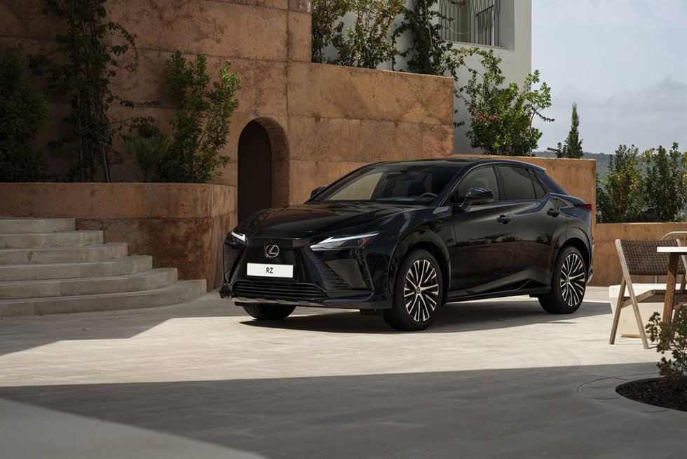Lexus RZ