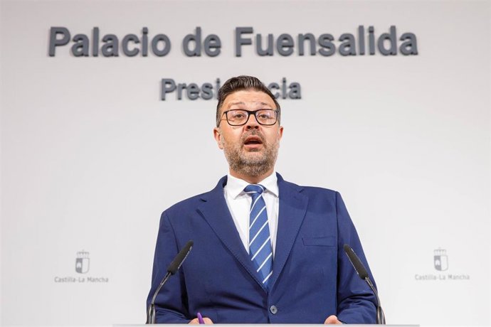 Archivo - El consejero de Educación, Cultura y Deportes, Amador Pastor