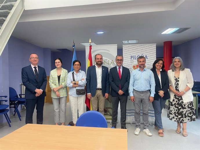 Reunión del Colegio de Abogados de Oviedo con los alcaldes de Piloña y Cabranes sobre la recomarcalización en la atención a las víctimas de violencia de género.