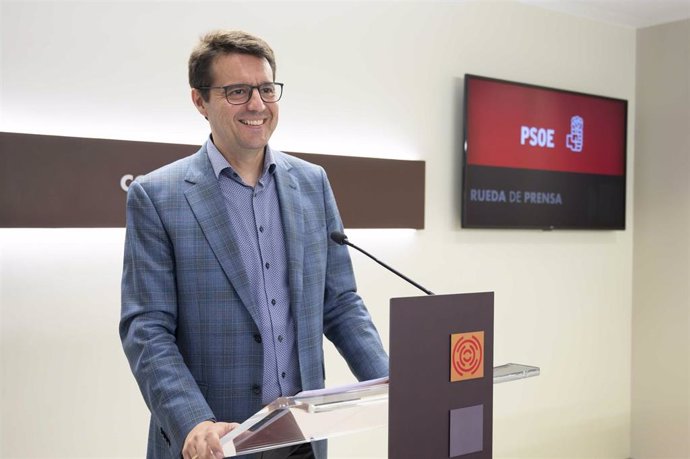 El diputado del PSOE Aragón, Óscar Galeano.