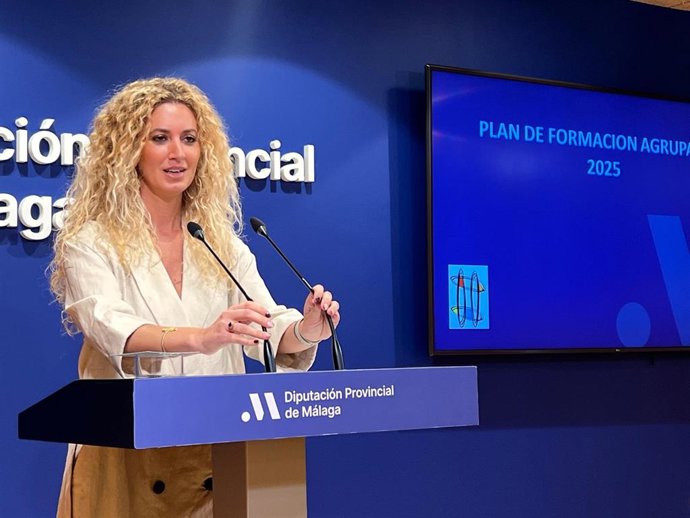 La diputada de Empleo y Formación, María del Carmen Márquez, en la presentación de esta nueva edición que comenzó a principios de año y que destaca por contar con la mayor financiación hasta la fecha, con una inversión de 426.913 euros.