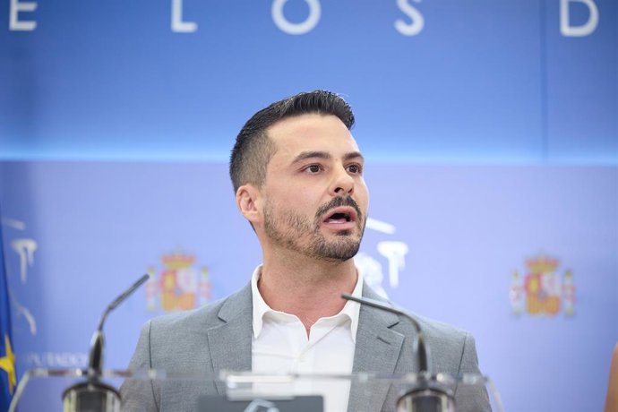 Archivo - Arquivo - O Secretário de Organização da Coalición Canaria, David Toledo, durante uma conferência de imprensa após a assinatura da "Agenda Canária", no Congresso dos Deputados, em 22 de agosto de 2023, em Madri (Espanha). O Partido Popular (PP) 
