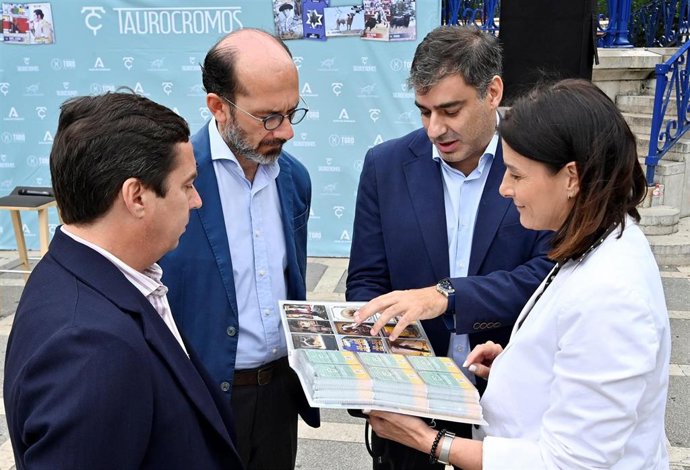 'Taurocromos' Se Presenta En Santander, El Coleccionable Con 558 Cromos Dedicados A La Tauromaquia