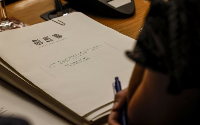 El degà de la Demarcació del Col·legi d'Enginyers de Camins, Canals i Ports a la Comunitat Valenciana, Javier Machí, durant la comissió d'investigació 