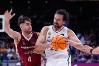 El base Rafa Villar ficha por el Baskonia hasta 2028