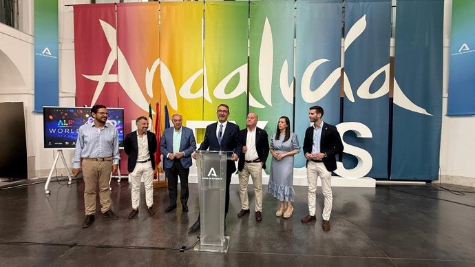 El director gerente de Turismo Costa del Sol, Antonio Díaz, y el vicepresidente de la Diputación, Juan  Rosas, han participado en la presentación del festival junto al delegado de Turismo y Cultura, Carlos García, y el alcalde de Antequera, Manuel Barón.