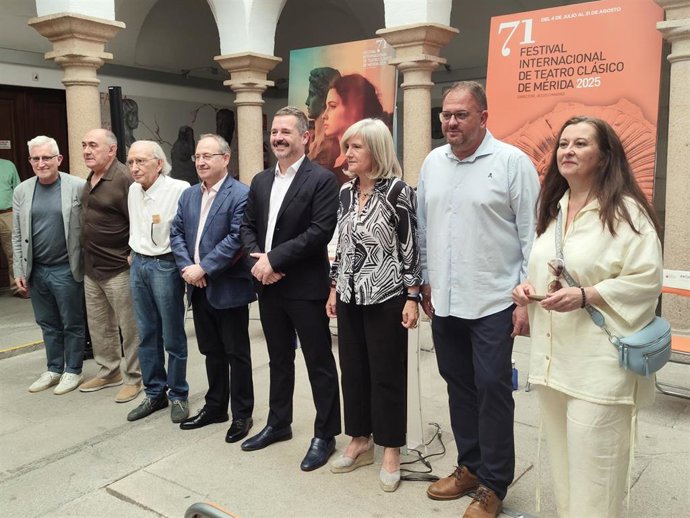 Foto de familia de la presentación de 'Numancia'.