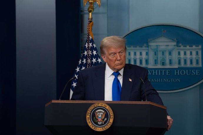27 de junho de 2025, EUA, Washington: O presidente dos EUA, Donald Trump, fala durante uma reunião na Galeria de Imprensa da Casa Branca para discutir a decisão da Suprema Corte sobre liminares em todo o país. Foto: Andrew Leyden/ZUMA Press Wire/dpa