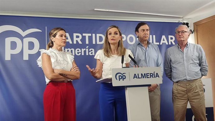 Ana Martínez Labella, Maribel Sánchez Torregrosa, Rafael Hernando y Jesús Caicedo (PP).