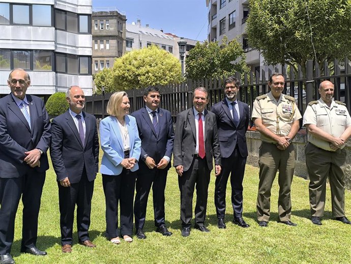 Firma del protocolo entre Zona Franca de Vigo e Indra Group para el establecimiento en la ciudad olívica del Centro de Excelencia Aeroespacial y de Defensa de Indra.