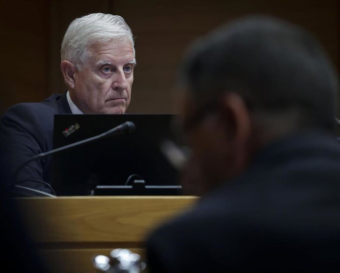 El arquitecto urbanista Julio Gómez-Perretta, hijo del autor del Plan Sur de València, en la comisión de la dana de Les Corts