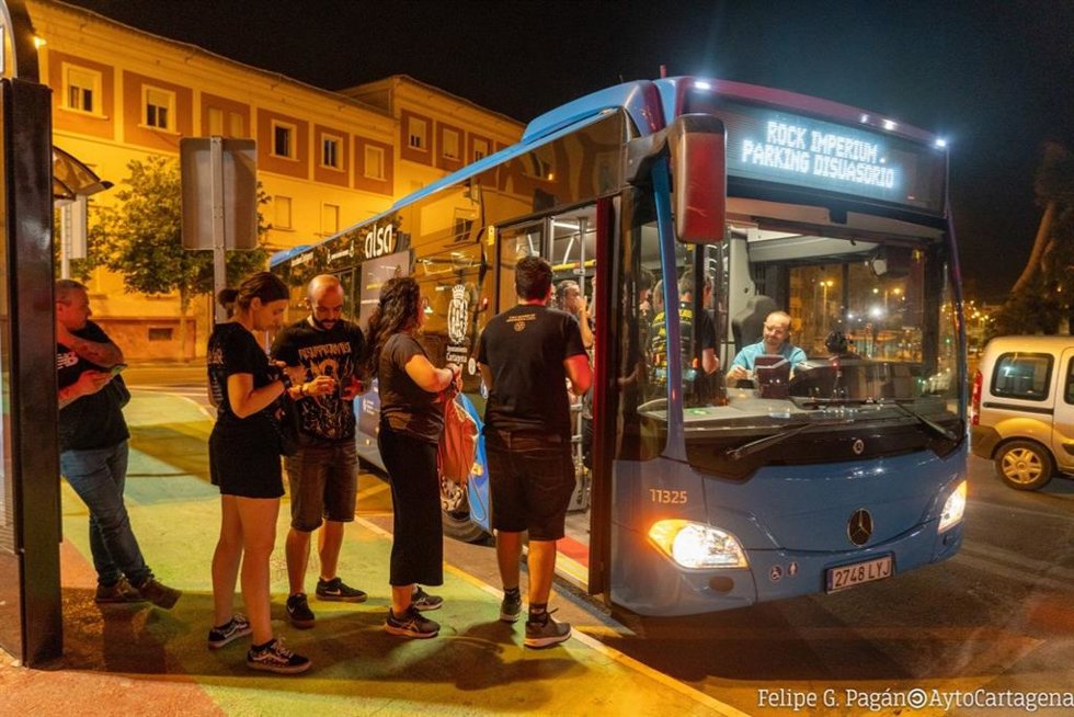 El servicio de lanzadera y aparcamiento es similar a que se ofrece durante el Rock Imperium