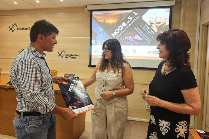 La diputada de Turismo, Marta Sancho, explica los preparativos del eclipse de 2026 con las actividades "La Noche del sol"