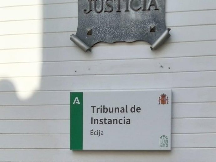 Foto de la sede judicial de Écija, uno de los partidos judiciales de Sevilla en los que entra en vigor la ley estatal.