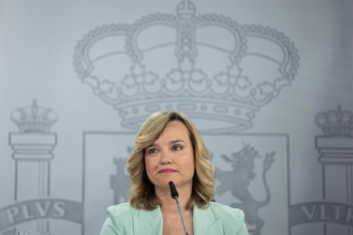 La ministra de Educación y Formación Profesional de España y Portavoz, Pilar Alegría, ofrece declaraciones a la prensa tras el Consejo de Ministros, a 1 de julio de 2025, en Madrid (España). 