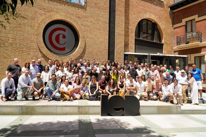 IED celebra una jornada con su plantilla para conmemorar su trayectoria de internacionalización.