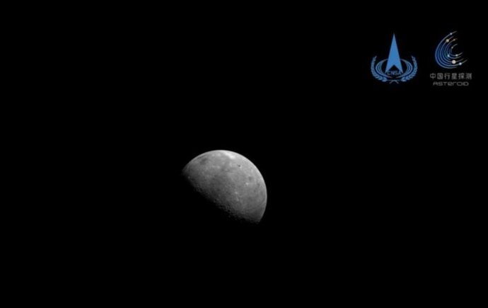 Imagem da Lua tirada pela sonda Tianwen 2