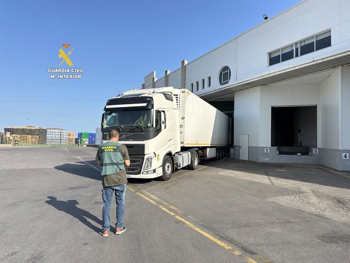 Desarticulat un grup criminal acusat d'estafar a empreses de distribució de fruites i verdures