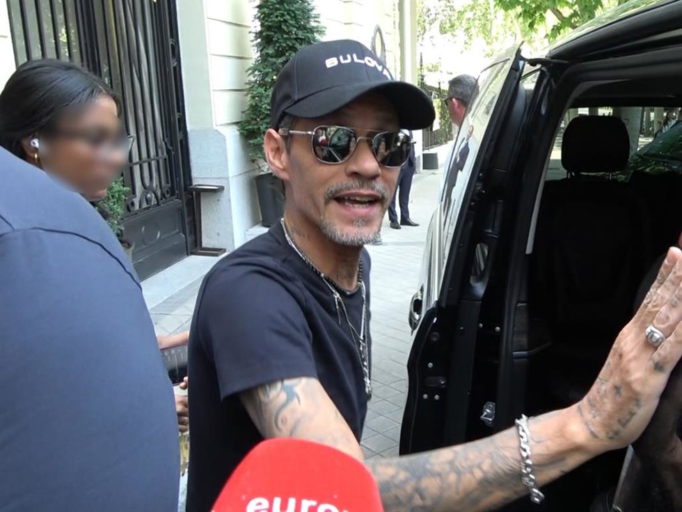 Marc Anthony, feliz en su gira española con Nadia Ferreira, esquiva las preguntas sobre su distanciamiento con Maluma