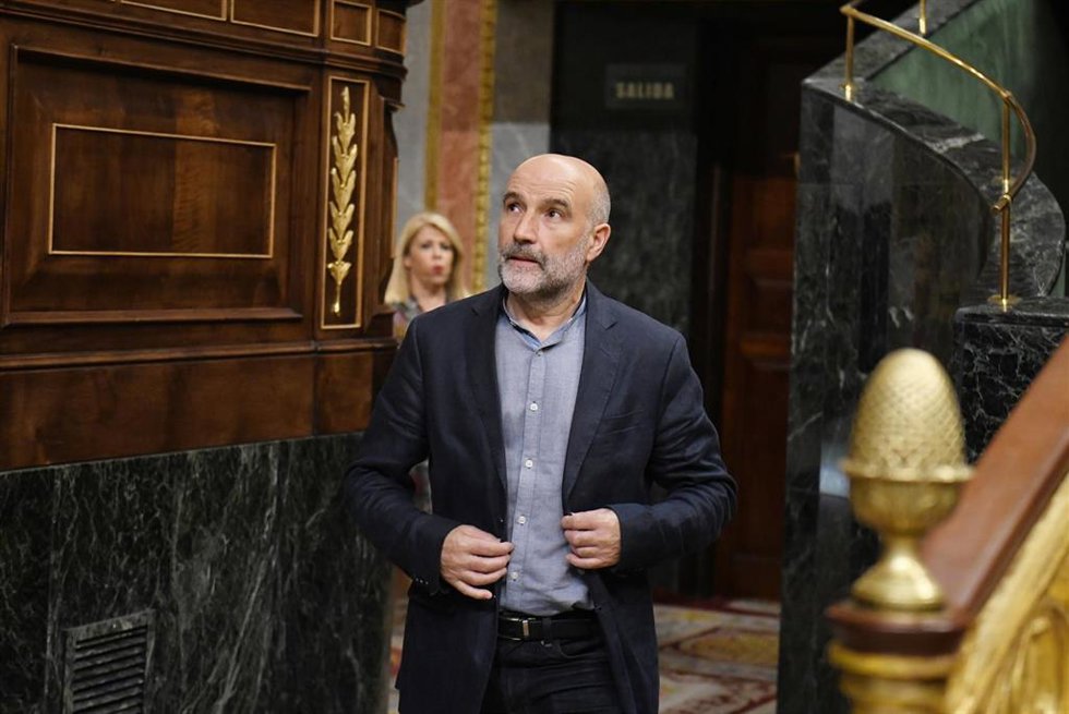 El diputado de BNG Néstor Rego durante una sesión plenaria en el Congreso de los Diputados, a 24 de junio de 2025, en Madrid (España). 