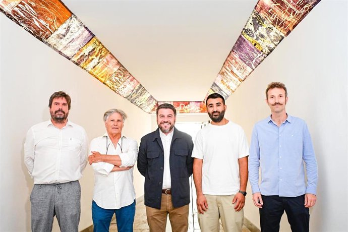 Presentación de la exposición 'Homes, llebres i cantets d'alegria' de Amador y Julio Varela