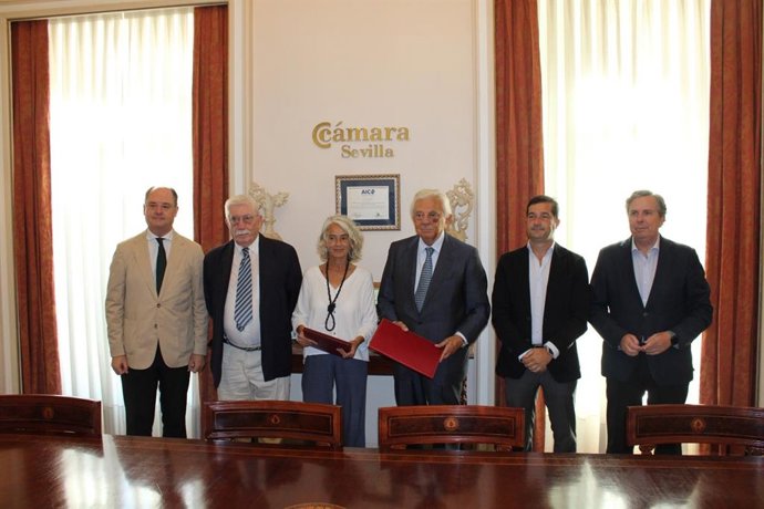 Fidas y la Fundación Cámara acuerdan trabajar en el programa 'Sevilla Oculta' para mejoras en el patrimonio.