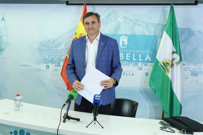 El portavoz municipal de Marbella, Félix Romero, en rueda de prensa