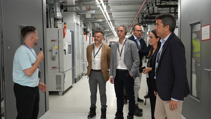 El president de la Generalitat, Carlos Mazón, visita la planta de PowerCo en Salzgitter