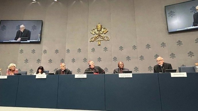 Presentación del documento 'Un llamado por la justicia climática y la casa común: conversión ecológica, transformación y resistencia a las falsas soluciones', en la Oficina de Prensa de la Santa Sede.