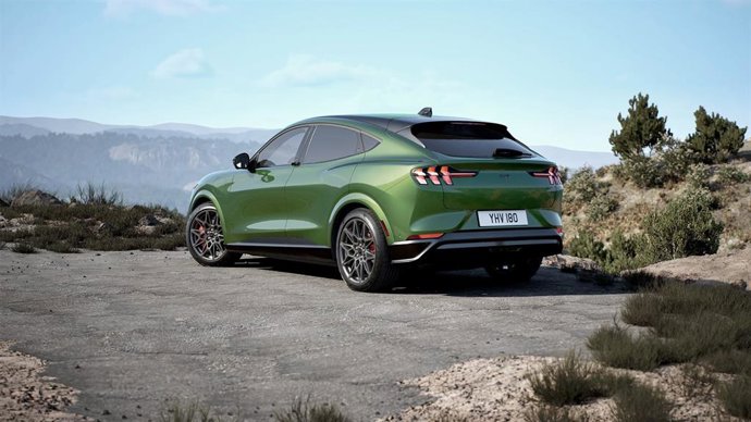 Archivo - Ford renueva el Mustang Mach-E 2025 con tres nuevos colores y llantas de aleación desde 49.205 euros.