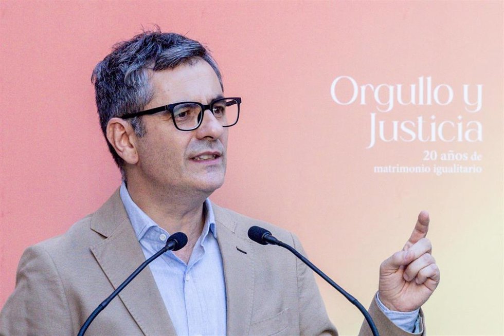 El ministro de la Presidencia, Justicia y Relaciones con las Cortes, Félix Bolaños, interviene durante el acto Orgullo y justicia organizado por el Ministerio.