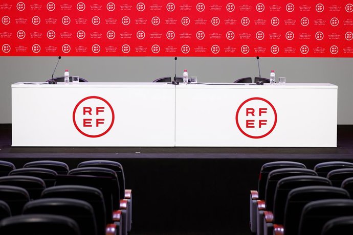 Archivo - General view during the press conference of the Spanish Football Federation RFEF, offered by Andreu Camps, General Secretary of the RFEF, and Luis Medina Cantalejo, President of the Technical Committee of Referees of Spain, at Ciudad del Futbol 