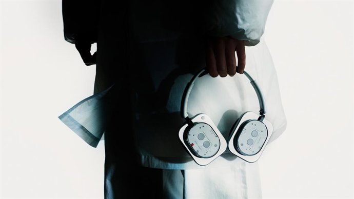 Headphone (1)