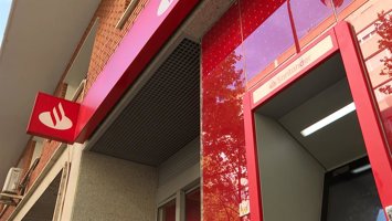 Santander acuerda comprar TSB a Sabadell por 3.400 millones de euros
