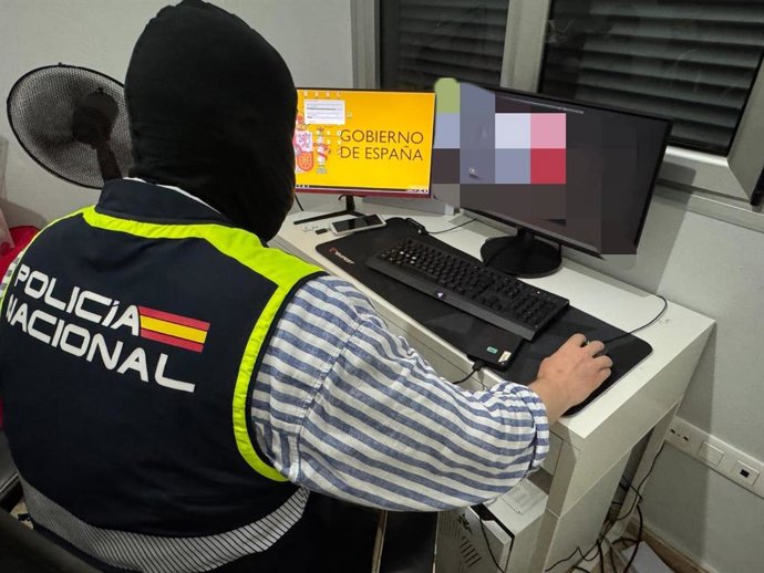La Policía Nacional detiene a dos personas por la venta de datos sensibles de altas personalidades del Estado y del Gobierno