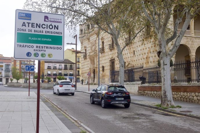 Señalización de la Zona de Bajas Emisiones de Guadalajara.
