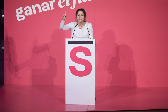Archivo - Arquivo - A nova coordenadora geral do Sumar, Lara Hernández, discursa durante o encerramento da Assembleia Estadual do Sumar, no Teatro Alcázar, em 30 de março de 2025, em Madri (Espanha). O Movimento Sumar realizou sua Assembleia neste fim de 