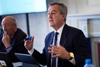 Sabadell se dispara más de un 3% tras acordar vender TSB a Santander por unos 3.000 millones