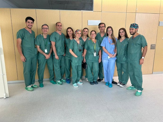 Autores del equipo del Virgen de las Nieves que ha participado en el estudio junto con residentes