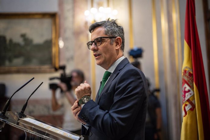O Ministro da Presidência, Relações com os Tribunais e Justiça, Félix Bolaños, durante uma coletiva de imprensa no Congresso dos Deputados, em 26 de junho de 2025, em Madri (Espanha). Durante sua participação, Bolaños falou sobre o endosso definitivo do