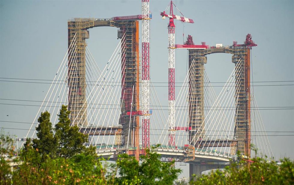Imagen de las obras del puente del Centenario.