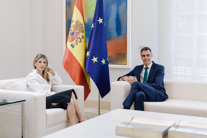 El presidente del Gobierno, Pedro Sánchez, y la vicepresidenta segunda y ministra de Trabajo y Economía Social, Yolanda Díaz, a 16 de junio de 2025, en Madrid (España). 