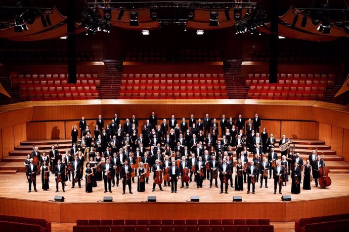 Archivo - Sevilla.-El Teatro de la Maestranza presenta la 'Misa da Réquiem de Verdi' con la orquesta y coro de Santa Cecilia 