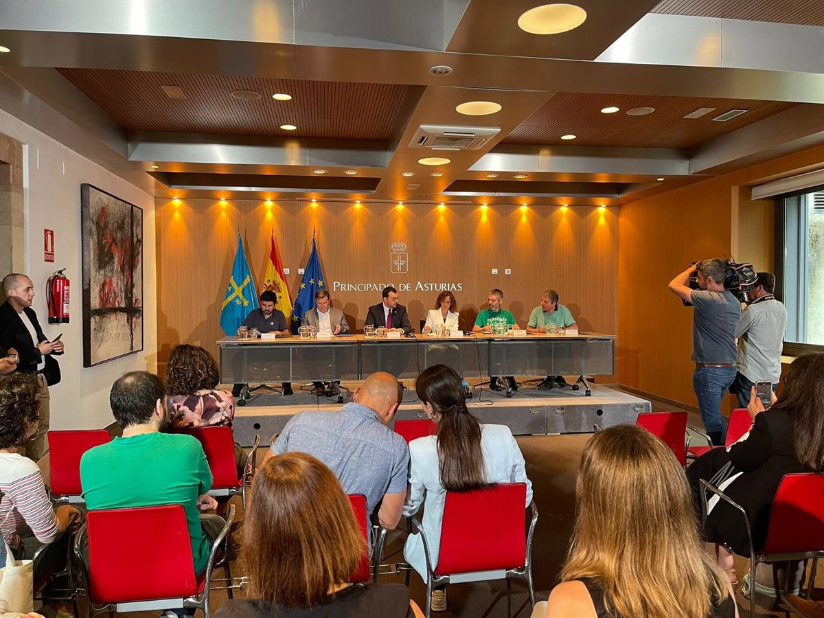 Principado y sindicatos firman el pacto  Asturias Educa , que movilizará 70 millones y refuerza la educación pública