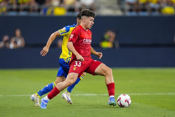 Archivo - El extremo español Adrián Liso durante un partido con el Real Zaragoza.