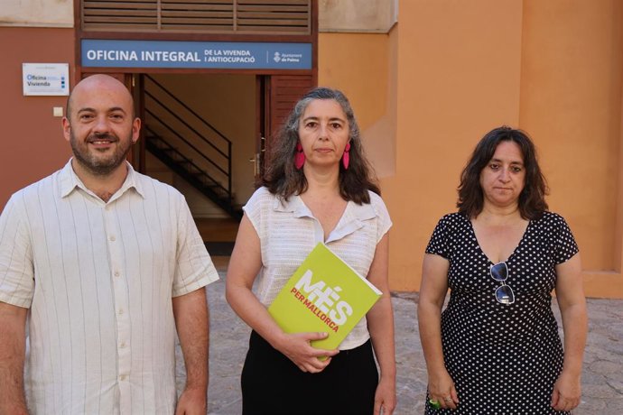 Los ediles de MÉS Miquel Àngel Contreras, Neus Truyol y Kika Coll.
