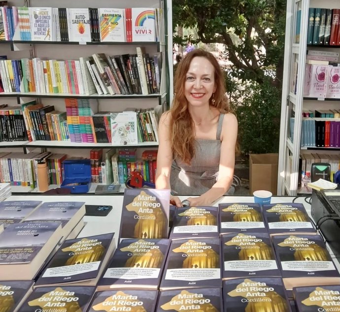 La escritora Marta del Riego