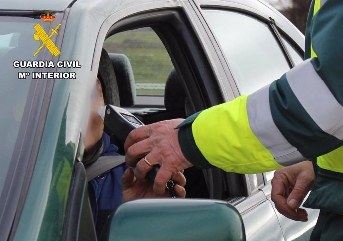 A disposición jucial en Burgos por conducir sin carné, bebido y tras tener un accidente .